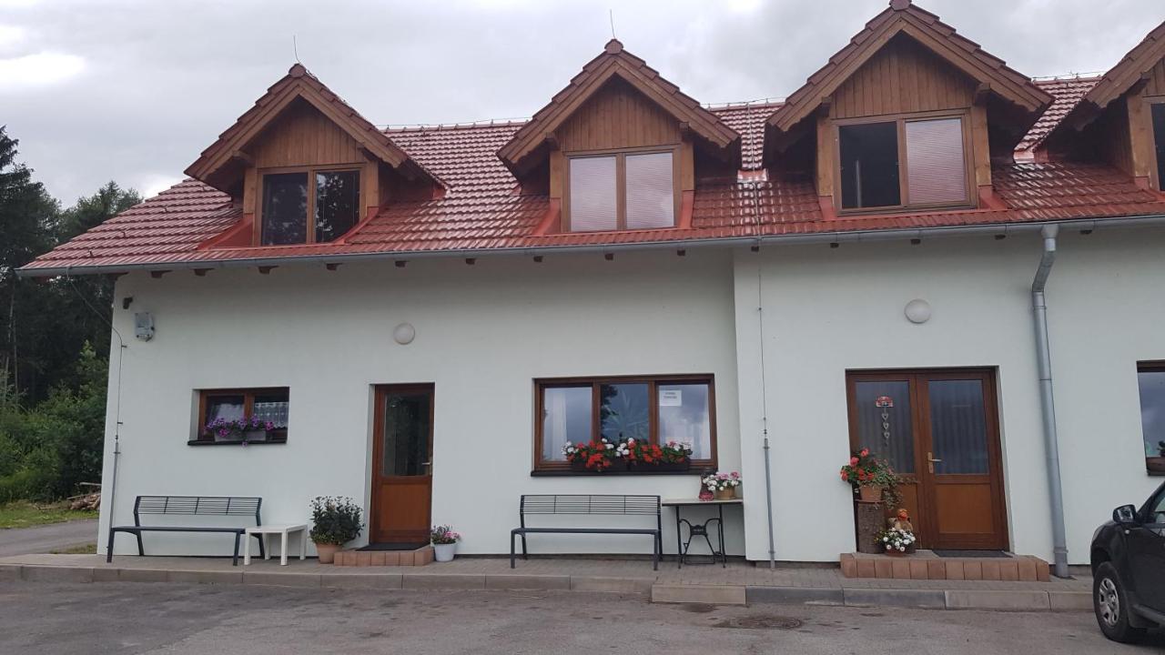 Na Samote U Lesa -Rasovna Apartment Msecke Zehrovice Ngoại thất bức ảnh